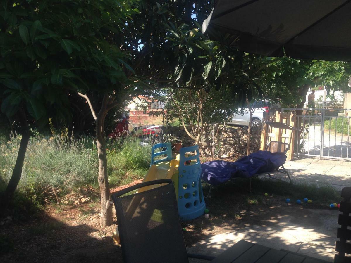 Lili Apartments, Sv Dunata 18 Kornić المظهر الخارجي الصورة