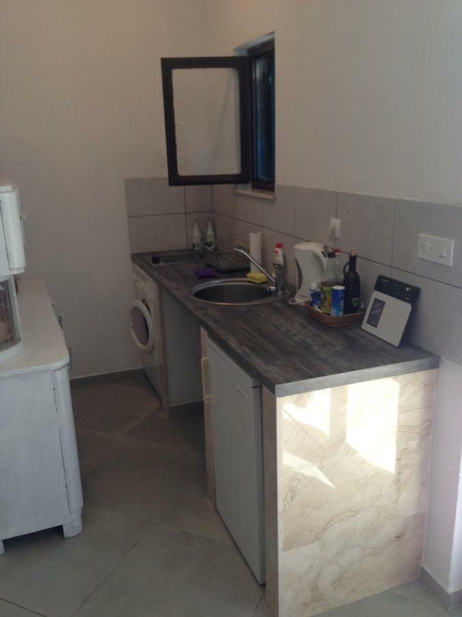 Lili Apartments, Sv Dunata 18 Kornić المظهر الخارجي الصورة